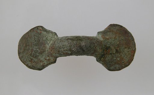 Equal-Arm Brooch