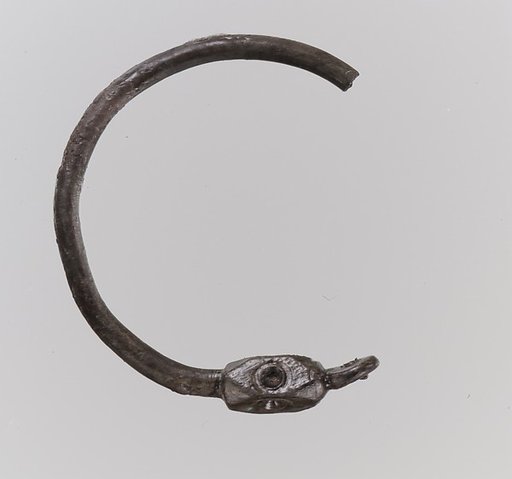 Earring Fragment