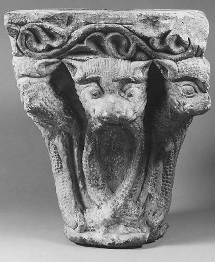 Capital with Engaged Impost