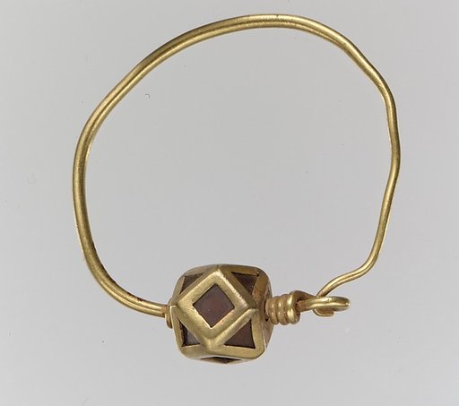 Gold Earring with Garnets