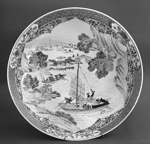 Dish with sailing-boat