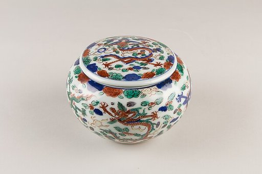 Covered bowl with dragons