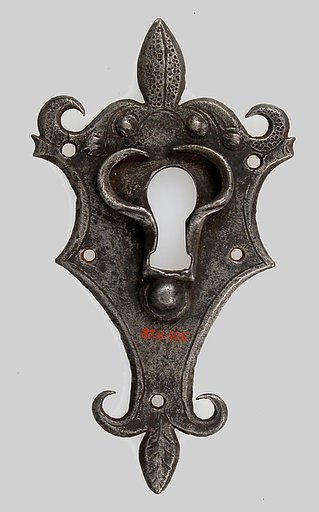 Escutcheon plate