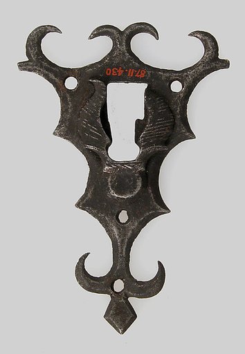 Escutcheon plate