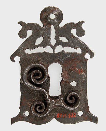 Escutcheon plate