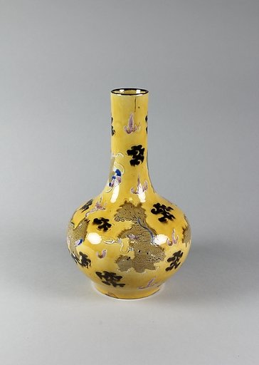 Vase with lions