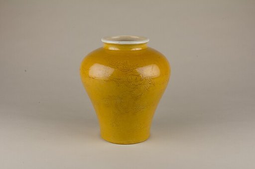 Jar with dragon and phoenix