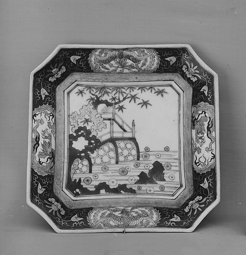 Square Dish with Stone Wall and Phoenix and Dragon Cartouches
