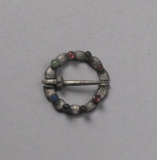 Ring Brooch