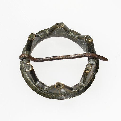Ring Brooch