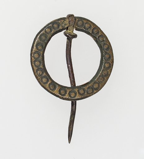 Ring Brooch