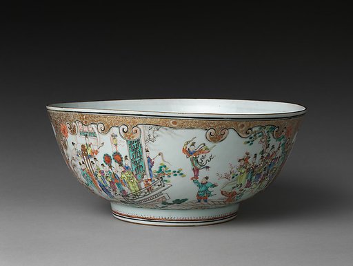Bowl with acrobatic performance