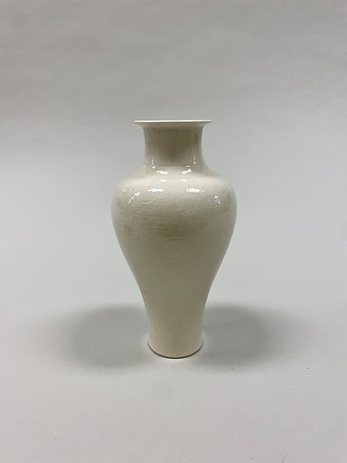 Vase with dragons