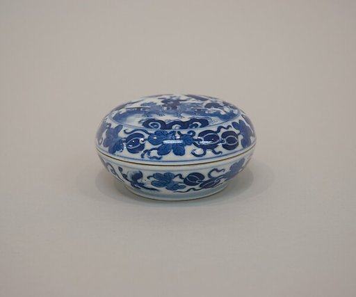 Seal paste box with boys and mythical beast qilin