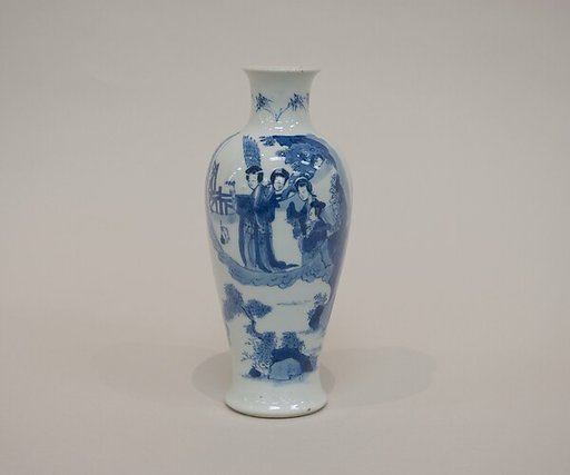 Vase with scene of Tang Emperor Minghuang visiting the moon