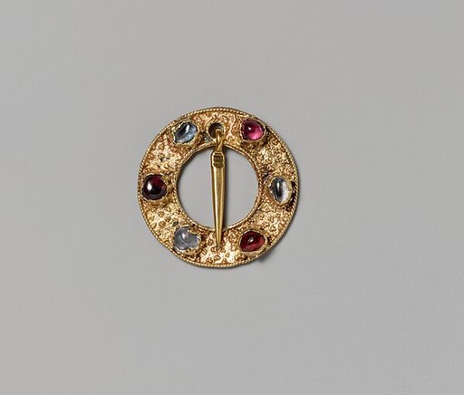Ring Brooch
