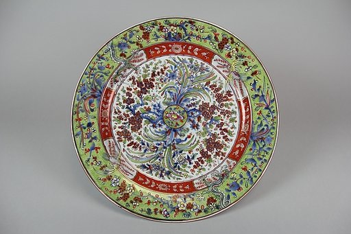 Plate with flowers