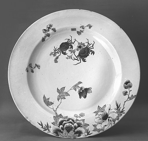 Plate with two crabs and flowers