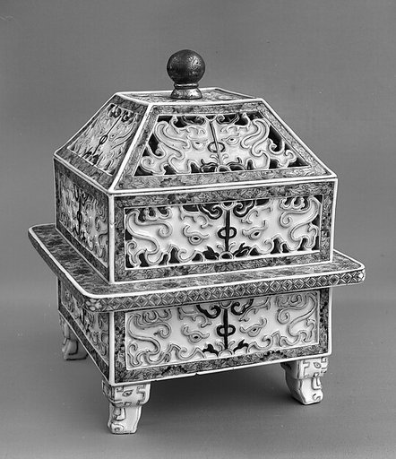 Incenser burner with archaic style patterns