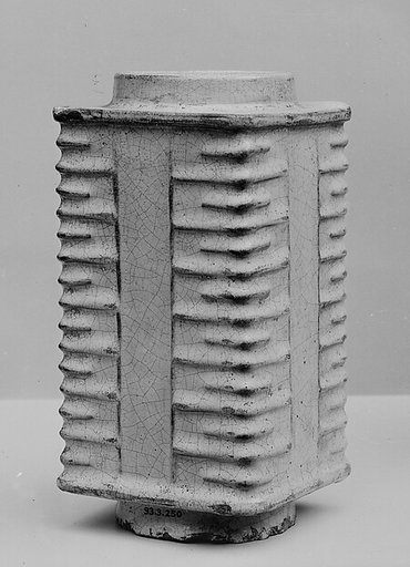 Quadrangular vase in the form of a Neolithic ritual jade object (cong)