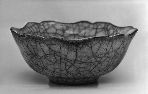 Lobed cup