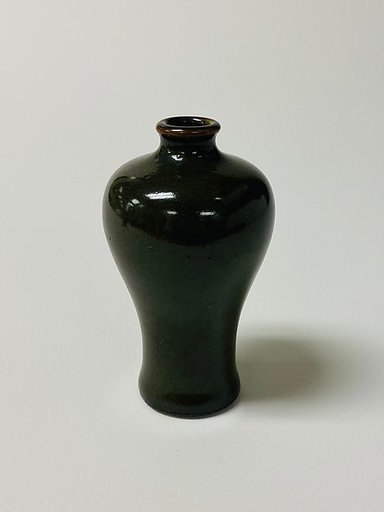 Miniature meiping vase
