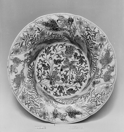 Plate with pheonix and monkeys