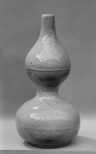 Double gourd shaped vase