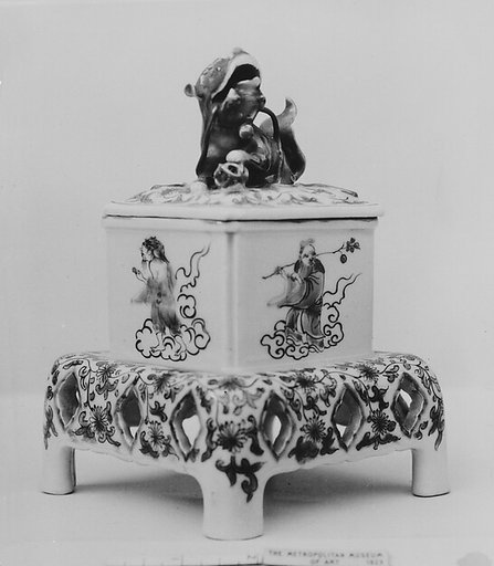 Covered censer
