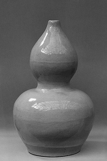Double gourd shaped vase