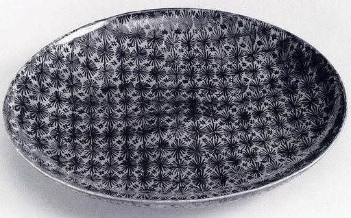 Plate with Design of Pine Needles