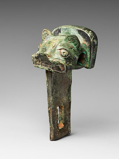 Chariot linchpin with a tiger head