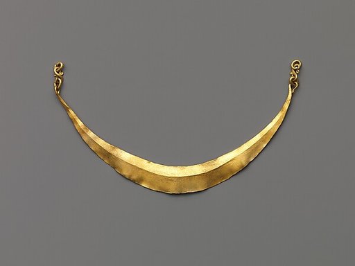 Moon-Shaped Pendant