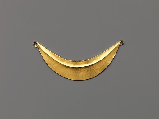 Moon-Shaped Pendant