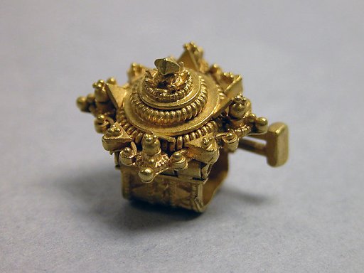 Hinged Earclip