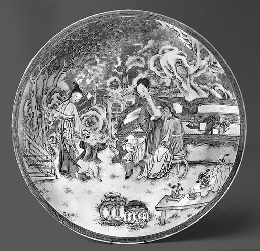 Dish with ladies