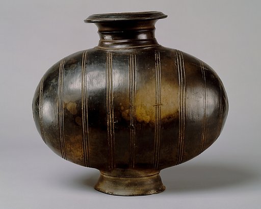 Cocoon-Shaped Vessel
