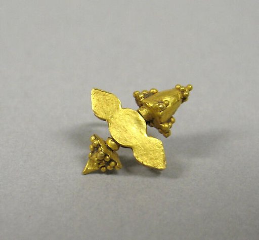 Pair of Ear Clips with Leaf-Shaped Bezel