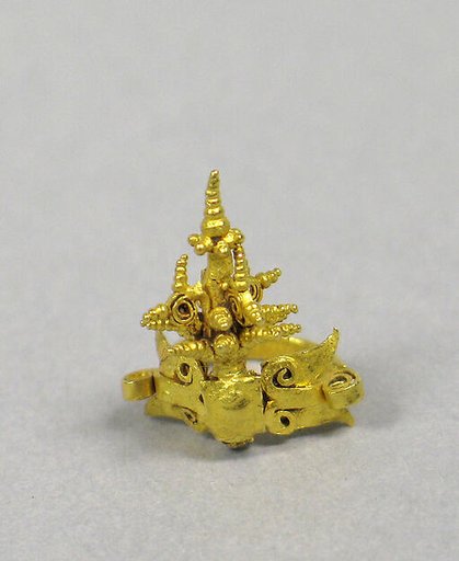 Ear Clip with Design Composed of Granulation
