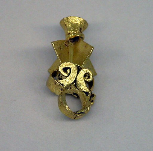 Diamond-Shaped Pendant