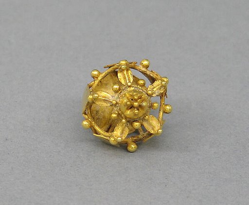 Latticed Diamond-shaped Pendant
