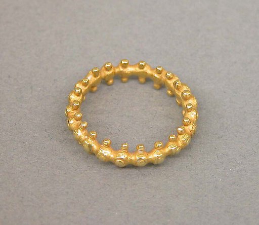 Ring Composed of Continuous Keben Fruit Motifs