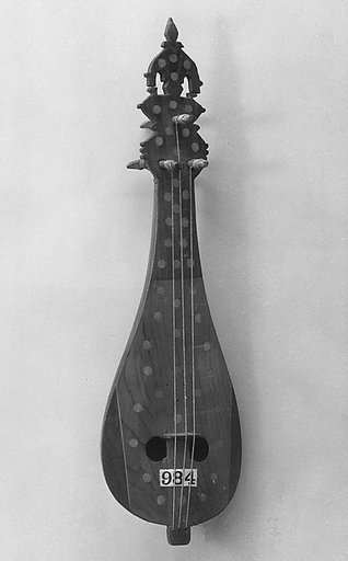 Lyraki ( small lyra)