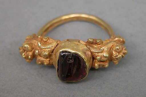 Stirrup-shaped Ring with Red Stone