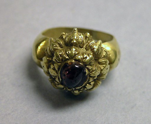 Stirrup-shaped Ring with Purple Circular Stone