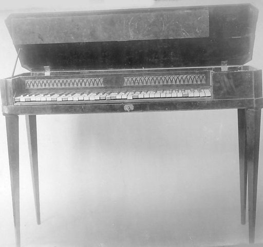 Square Piano