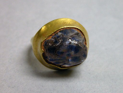 Stirrup-shaped Ring with Transparent Blue Stone