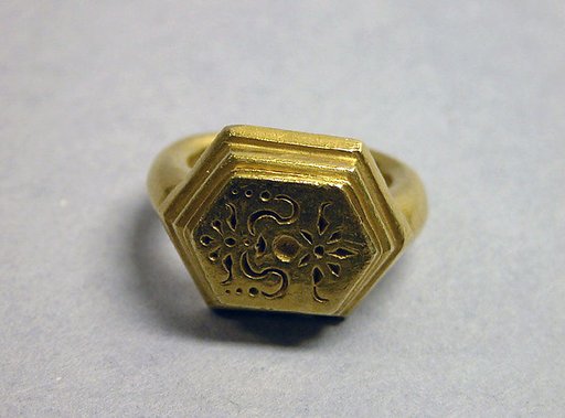Ring with Circular Bezel and "Sri" Inscription