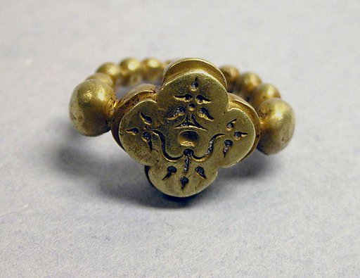 Ring with Quatrefoil-shaped Bezel with "Sri" Inscription