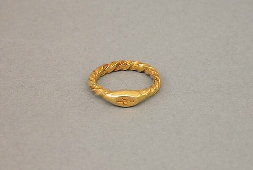 Stirrup-Shaped Ring with Oblong Bezel with Sri